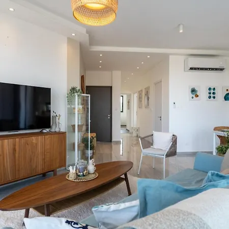 Daire Marble 2-bedroom In Larnaca